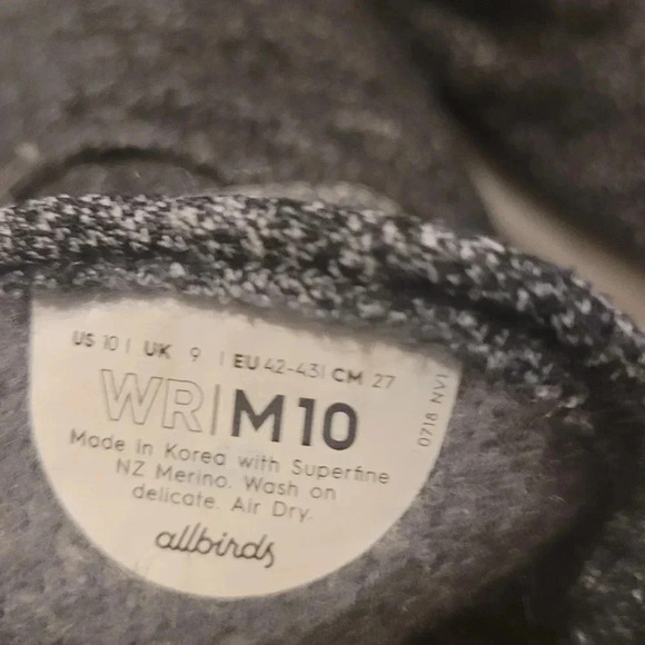ALLBIRDS Men's Grey Wool runners, light grey soles, athletic sneakers, size 10 - Picture 4 of 7